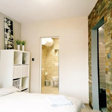 арт мезонет Salem Apartamento Velingrado